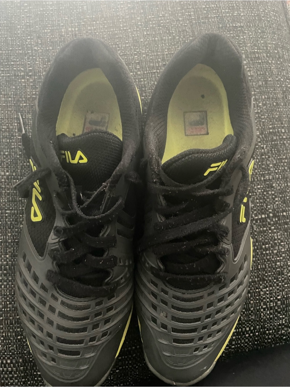 Fila Men's Black and Neon Yellow Athletic Sneakers that still have life